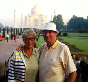 Ian & Gail in front of the Taj Mahal 